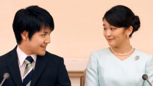 އާދައިގެ މީހަކާ ކައިވެނި ބައްލަވައިގަތުމަށް، ޖަޕާންގެ ޕްރިންސެސްއެއް ޝާހީ އާއިލާ ދޫކޮށްލައްވަނީ