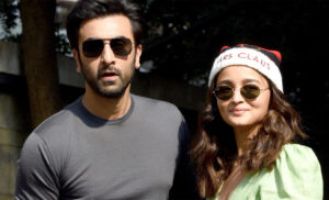 ރަންބީރު ދެކެ އާލިއާ ހިތްހަމަ ނުޖެހިފައި؟