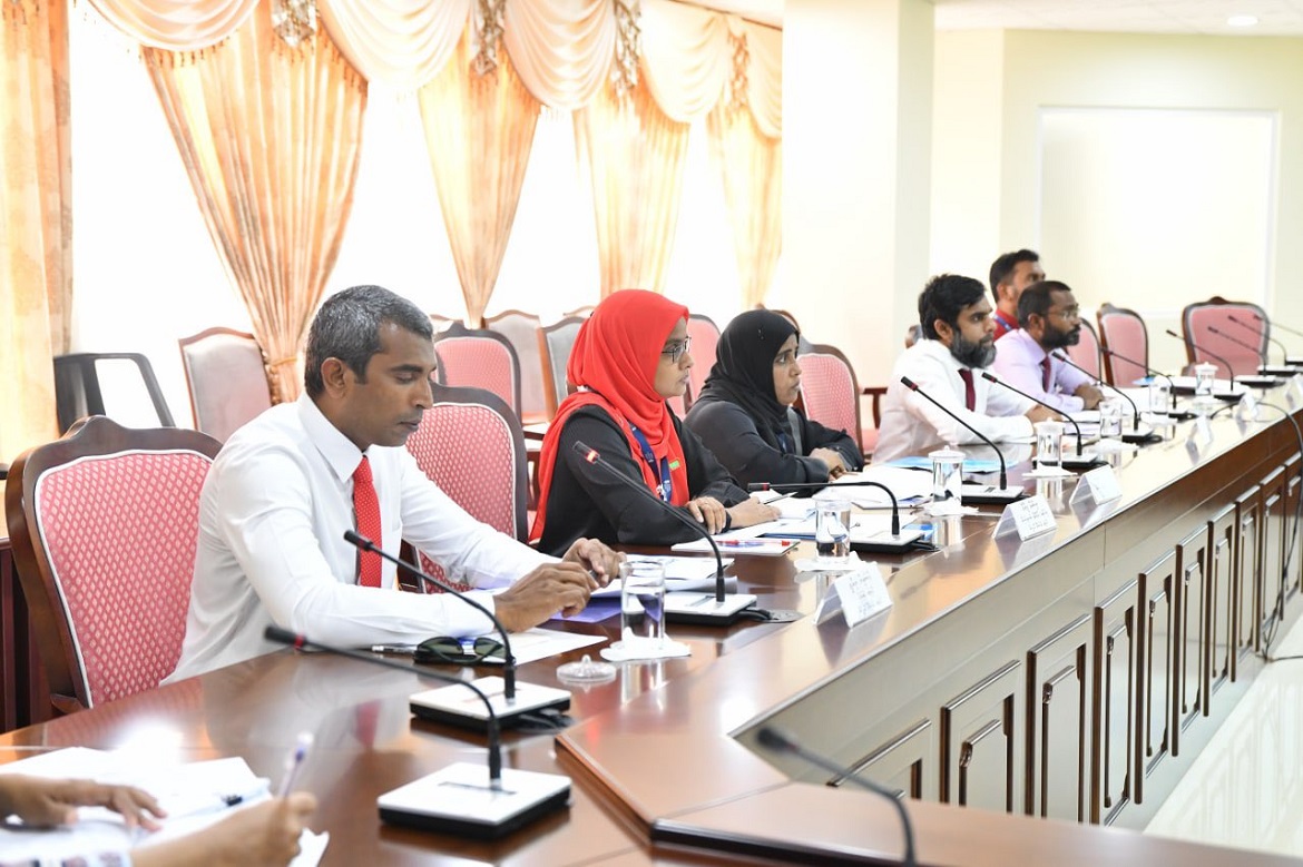 އޮޑިޓް އޮފީހުގެ މުވައްޒަފުންގެ މުސާރަ މަޖިލީހުން ބޮޑުކޮށް ނުދިން