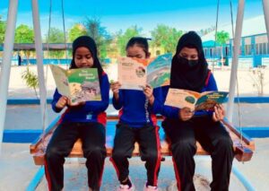 ބީއެމްއެލްގެ ކޮމިއުނިޓީ ފަންޑުން ނޮޅިވަރަންފަރު ސްކޫލުގައި ރީޑިންގ ޕާކެއް ގާއިމްކޮށްފި