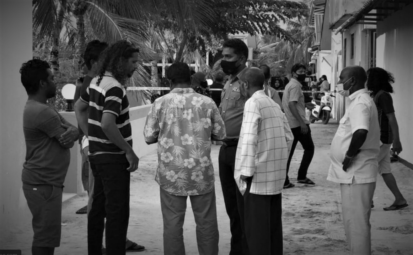 މަހުމޫދުގެ ފޯނާއި، ބައެއް ތަކެތި ހޯދައިފި