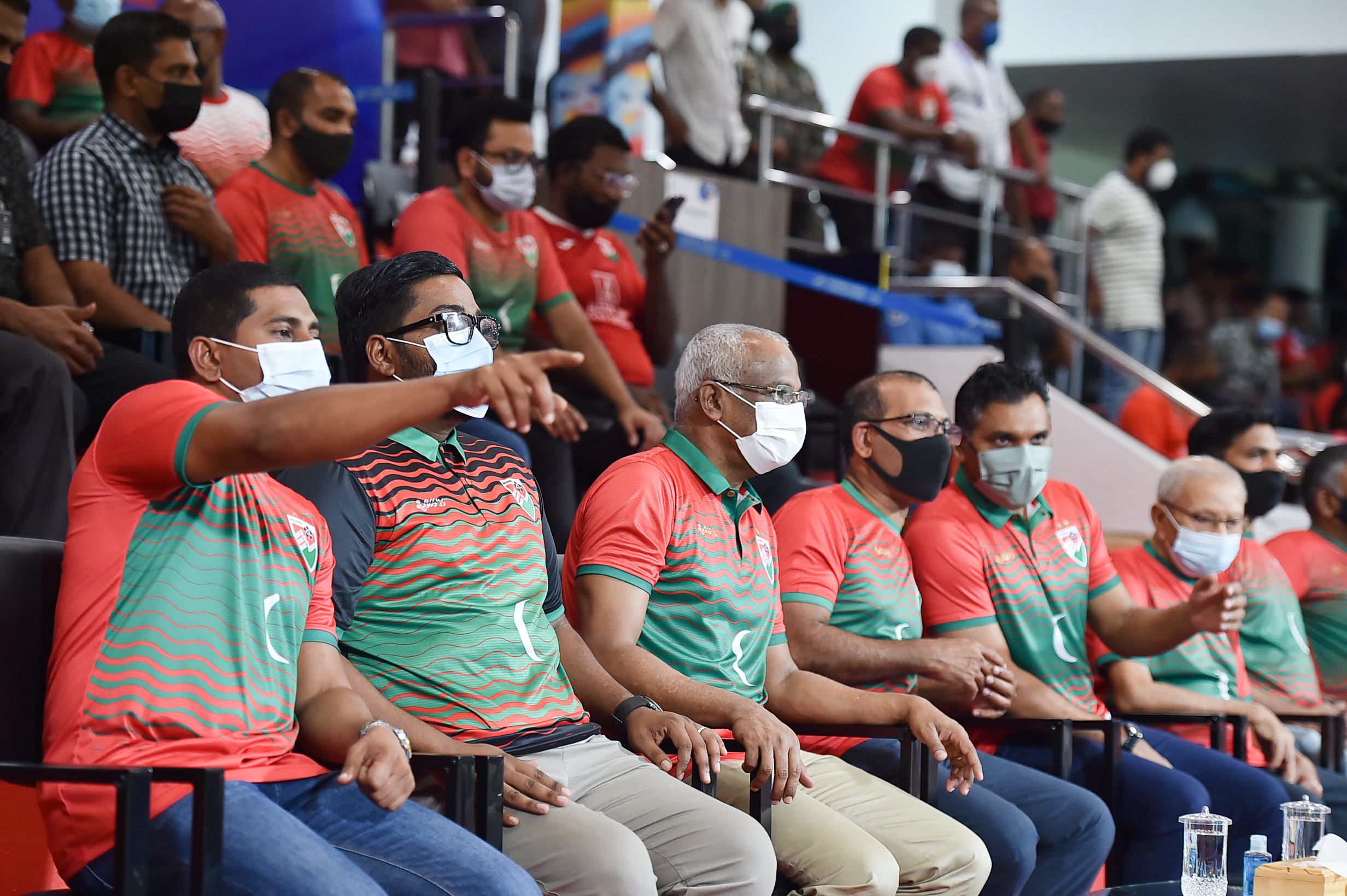 ޓީމާއި ސަޕޯޓަރުންނަށް ސާބަސް، އެހެންނަމަވެސް ސަޕޯޓަރުންގެ އިހުސާތަކާ އެއްވަރަށް އިންތިޒާމްތައް ހަމަޖެއްސުނުތަ؟