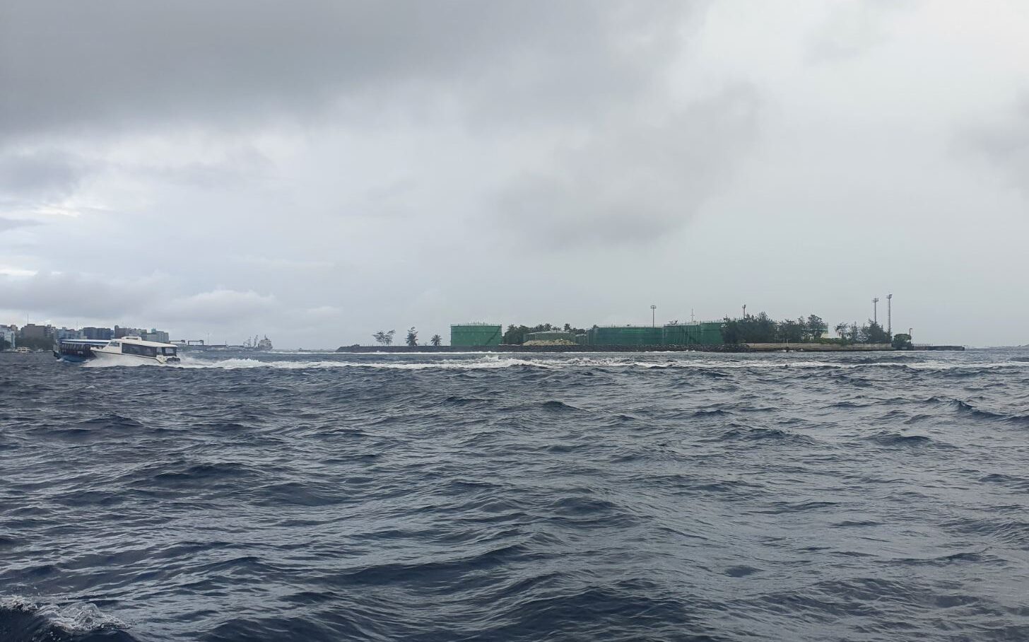 45 މޭލަށް ވައި ގަދަވާނެ ކަމަށް ލަފާކޮށް މޫސުމަށް ސަމާލުވުމަށް އެދިފި