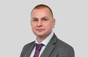 ޕެންޝަން އޮފީހުގެ ކުރީގެ ސީއީއޯއަށް ދެލައްކަ ރުފިޔާގެ ބަދަލެއް ދޭން އަމުރު ކޮށްފި