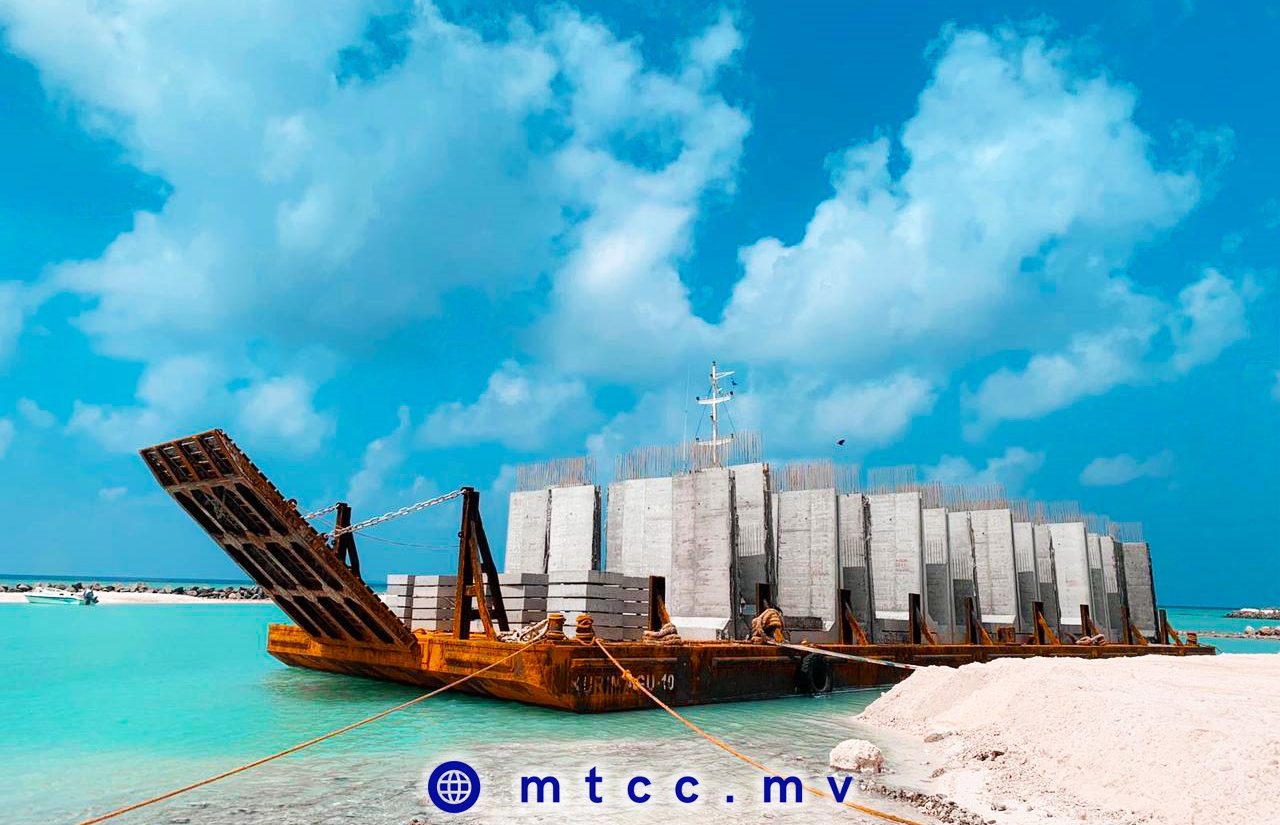 ހަނިމާދޫ ބަނދަރުގެ އެއްގަމު ތޮއްޓަށް ބޭނުންވާ ގަލުގެ ފުރަތަމަ ޝިޕްމަންޓް ސައިޓަށް