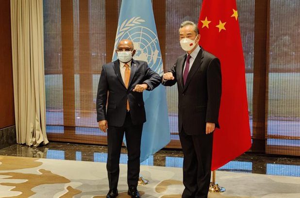 އާއްމު މަޖިލީހުގެ ރައީސް ޝާހިދު، ޗައިނާގެ ފޮރިން މިނިސްޓަރާއި ބައްދަލުކުރައްވައިފި