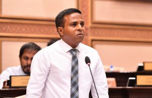 އެކުވެރި ޤައުމުތަކަށް ހިތުހުރި އެއްޗެހި ގޮވުމާއި ރައްޔިތުން ދެކޮޅުކަން ބުނެދީފި: މެންބަރު އަޙްމަދު