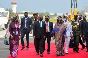 "ޝައިޚް ޙަޞީނާގެ އިސްތިޤުބާލަށް ދައުލަތުގެ ވެރިޔަކު ވަޑައި ނުގަތުމުން ފާޑުކިޔުން"