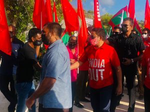 އިންޑިއާ އައުޓު ޓީޝާޓުގައި ޔާމީން ގުރައިދޫއަށް ވަޑައިގަތުމުން ހޫނު މަރުހަބާއެއް!