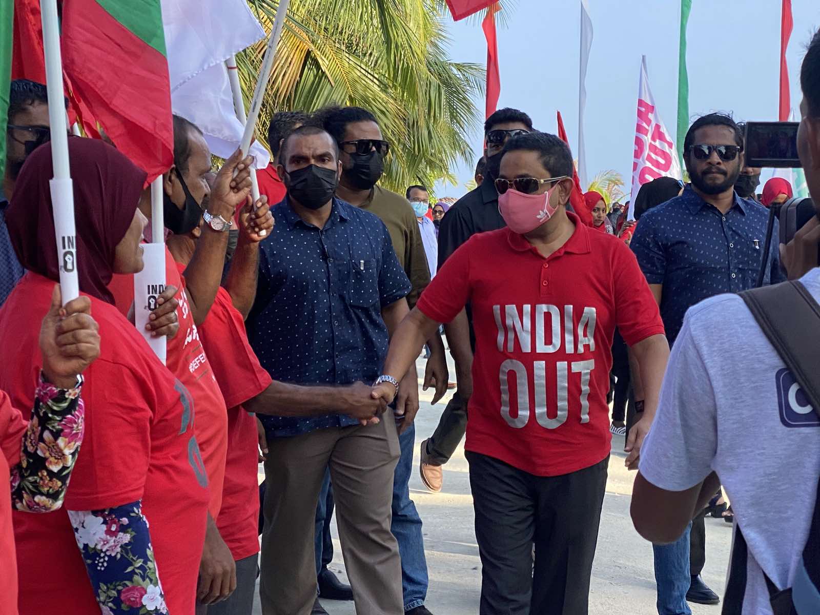 އިންޑިއާ އައުޓް ޓީޝާޓުގައި ރައީސް ޔާމީން ނިލަންދޫއަށް