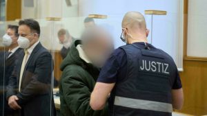 ސީރިއާގެ އަސްކަރިއްޔާގެ ކުރީގެ ކާނަލަކު އުމުރަށް ޖަލަށް ލާން ޖާމަނީގެ ކޯޓަކުން ހުކުމް ކޮށްފި