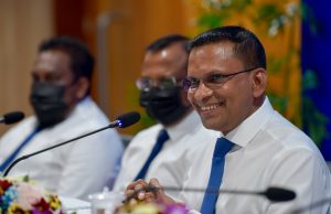 "ދަ ޑިމޮކްރެޓްސް" އުފައްދަން ހުއްދަ ނުދިމުން ނާޒިމްގެ ކަންބޮޑުވުން