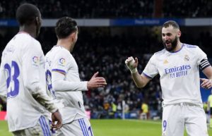 ބާސާ ބަލިކޮށް ރެއާލުން ފައިނަލަށް