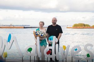 އަހަރުގެ ފުރަތަމަ ފަތުރުވެރިއަކީ އިނގިރޭސި އަންހެނެއް!