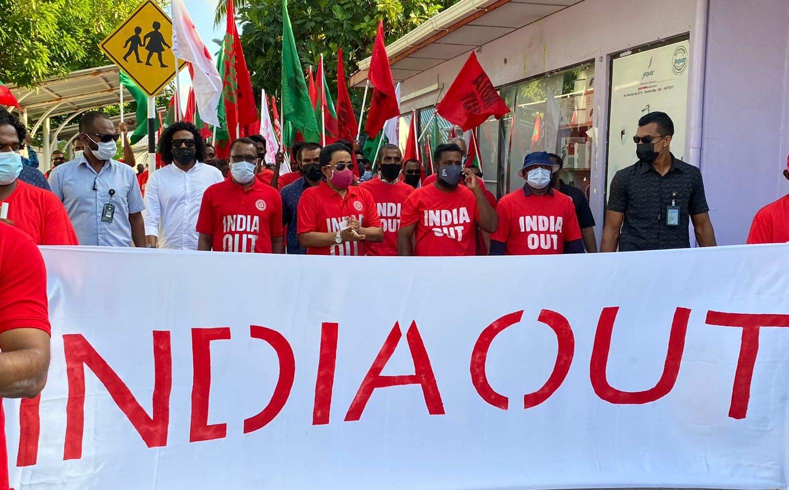 އިންޑިއާ އައުޓް ޤަރާރުގެ މައްސަލަ ހައިކޯޓަށް ނުބެލޭނެ ކަމަށް ހުކުމްކޮށްފި