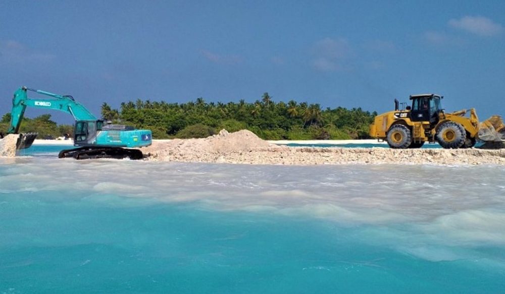 ދެ ކޮމަންޑޫ ގުޅާލުމަށް މަތިކޮމަންޑޫ ބިން ހިއްކަން ފަށައިފި