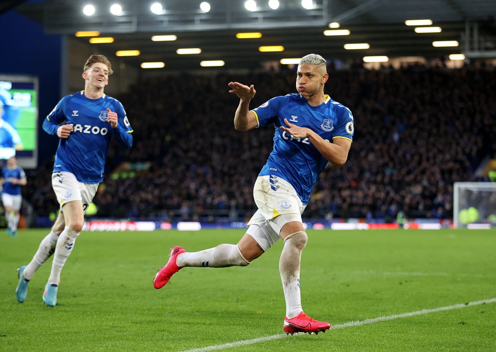 ލީޑްސް އަތުން އެވަޓަން މޮޅުވިއިރު، ސައުތެމްޓަން އަތުން ޔުނައިޓެޑް އެއްވަރު