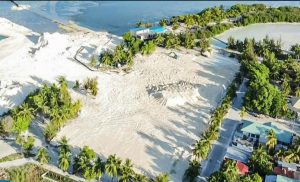 ހުޅުދޫގެ ކުރީގެ ބަނދަރުން ހިއްކުމަށް ހަމަޖެހިފައިވާ ބިން ހިއްކާ ނިންމައިފި