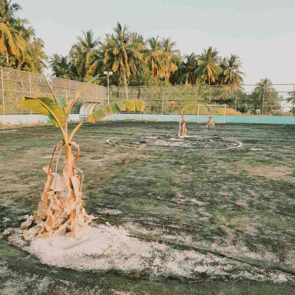 ފިއްލަދޫ ފުޓްސަލް ދަނޑުގައި ކެޔޮކަސް އިންދައިފި، ޝިޔާމްގެ ފާޑުކިޔުން ސަރުކާރަށް