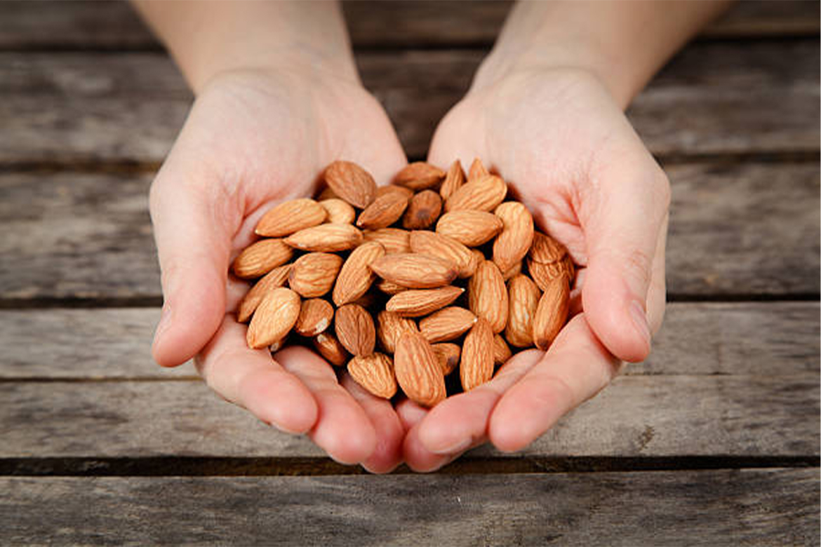 މި ބަލިތައް ތަހަންމަލުކުރާނަމަ އަލްމަންޑް ކެއުން ރަނގަޅެއް ނޫން!