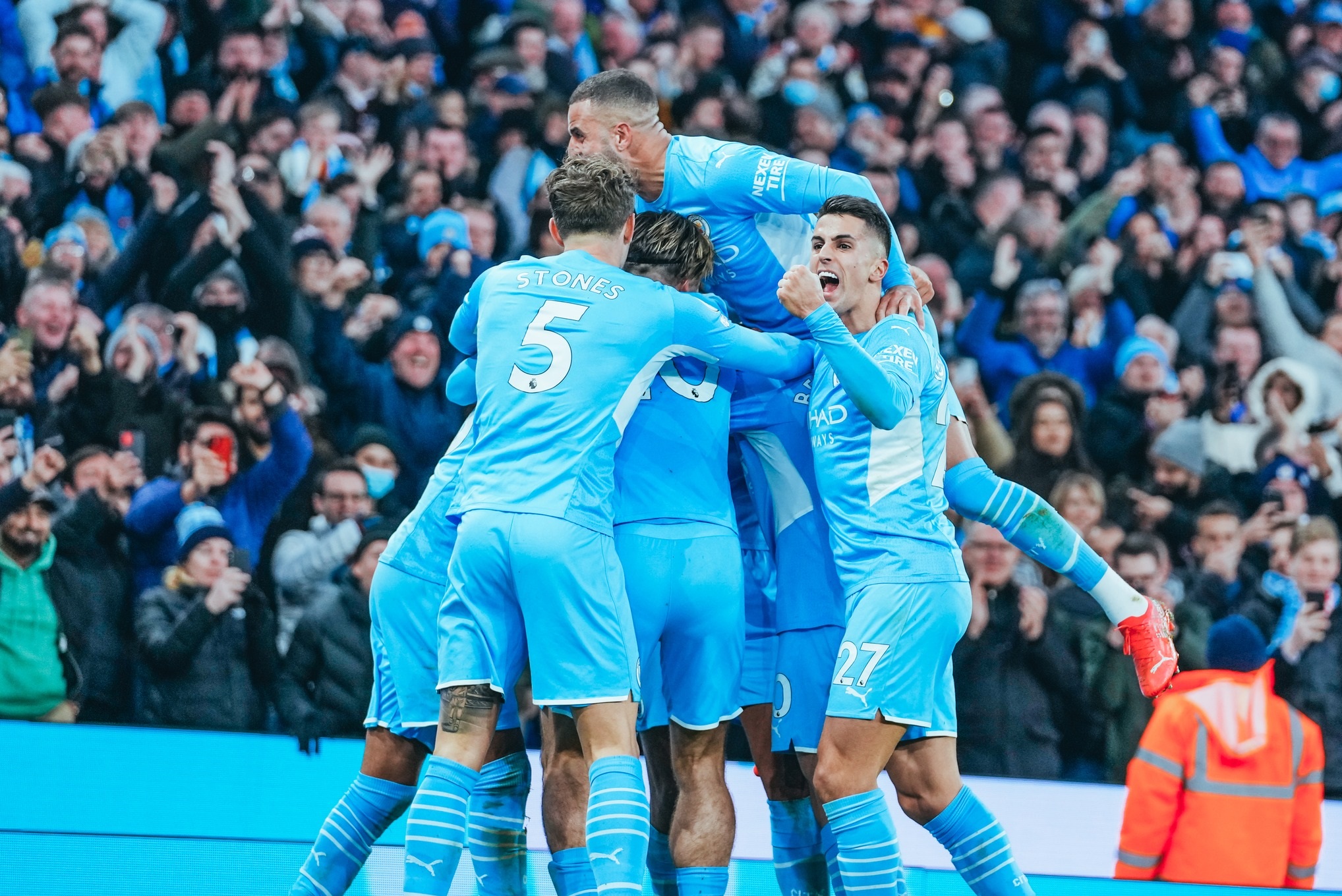 އާސެނަލް ހަތަރު ވަނައަށް، ސިޓީ ފަސްބެލުމެއް ނެތި ކުރިޔަށް