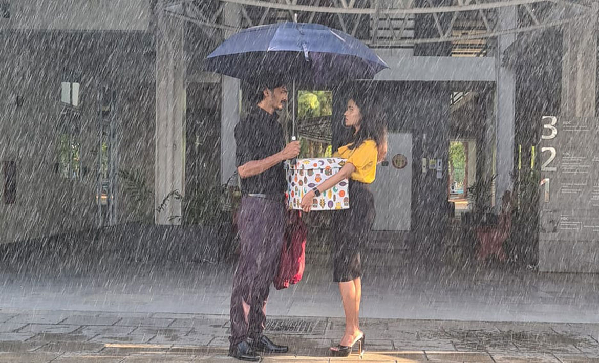 "ހިނދުކޮޅެއް"ގެ ފަސްޓް ލުކް ދައްކާލައިފި