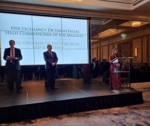 އޭޝިއާގެ އެންމެ މޮޅު ޑިޕްލޮމެޓަކަށް ޑރ. ފަރަހަނާޒް