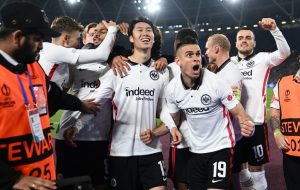 ބާސެލޯނާ ބަލިކުރި ފްރެންކްފާޓުން ވެސްޓް ހޭމްވެސް ބަލިކޮށްފި