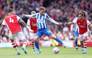 ބްރިޓަން އަތުން އާސެނަލް ބަލިވެއްޖެ