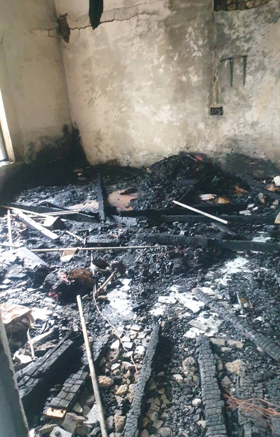 މާމެންދޫގައި ގެއެއް އަންދާ ހުލިވެއްޖެ، އާއިލާއެއްގެ ދިރިއުޅުން އަޅިއަށް