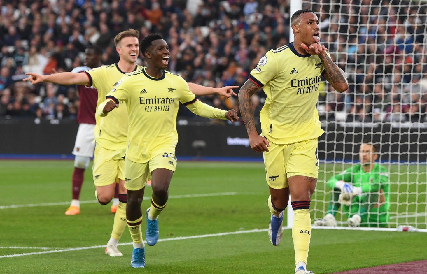 ގަދަ ހަތަރެއް ކަށަވަރު ކުރަން އާސެނަލްއަށް މުހިންމު މޮޅެއް