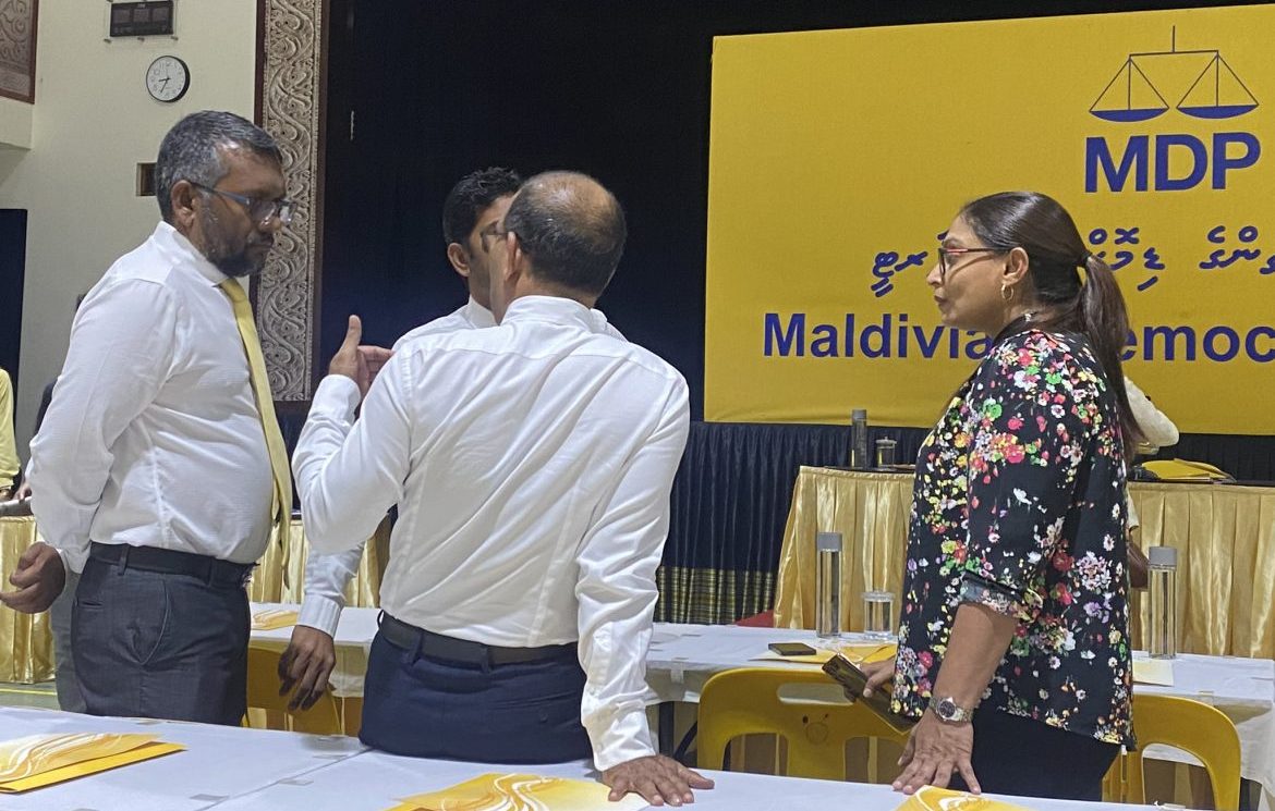 އިންތިޚާބަށްފަހު ބޭއްވި ފުރަތަމަ ޤައުމީ މަޖިލީހުގައި ވާދަވެރިން އެކީގައި