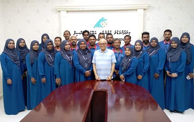 ފުނަދޫ ތަރައްޤީއަށް ކޮށްދެއްވި ޚިދުމަތަށް ރައީސް މައުމޫނަށް ޝުކުރު ދަންނަވައިފި