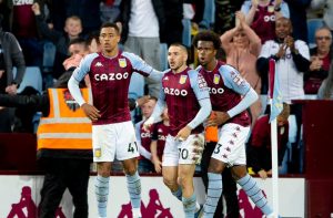 އެސްޓަން ވިލާ އާއި ބާންލީގެ ކުރިމަތިލުން އެއްވަރު