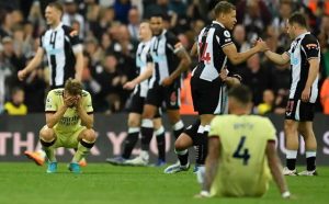 ނިއުކާސެލް އަތުން ބަލިވެ އާސެނަލްގެ އުންމީދަށް ފަނޑުކަން