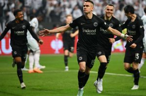 ވަރުގަދަ ޓީމުތައް ކަޓުވާލި ފްރެންކްފާޓް ފައިނަލަށް