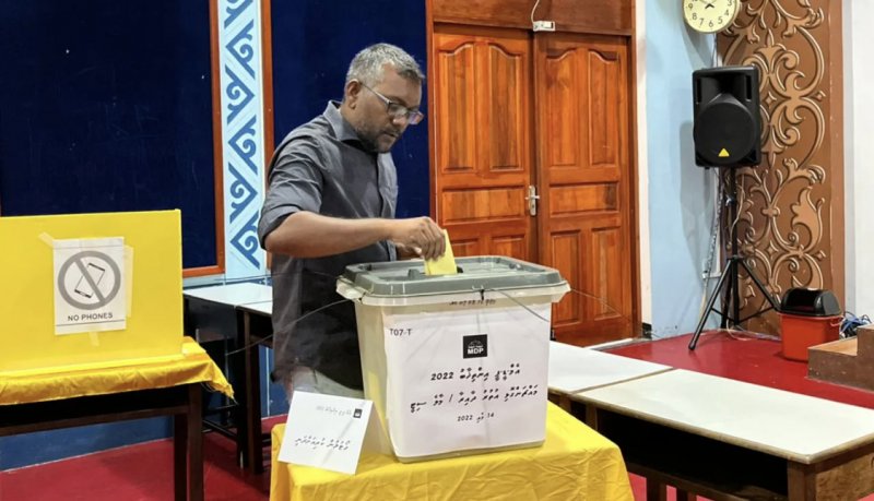 ޗެއަރޕާސަންކަމަށް ވާދަކުރައްވާ ފައްޔާޒު ވޯޓު ލައްވައިފި