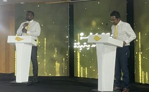 އިންތި، ނަޝީދުގެ އެހީތެރިކަމާއެކު، އާއިލީ ބޭފުޅެއްގެ ވަރުވާއަށް އޮތް ރަށެއް ވާރިސުންނަށް ވާރުތަވާ ގޮތަށް ގަވާއިދު ބަދަލު ކުރި!