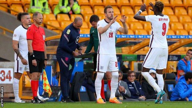 އިޓަލީއަތުން އެއްވަރުގެ އިންގްލެންޑް ގްރޫޕްގެ ފުލަށް