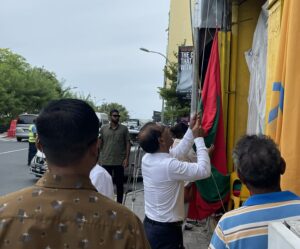 ޔޯގާ ހެދުމަކީ ހަރާމް ކަމެކޭ ބުނެ އާންމު ދިރިއުޅުމަށް ބުރޫ އަރުވާތީ ނަޝީދުގެ ނުރުހުން