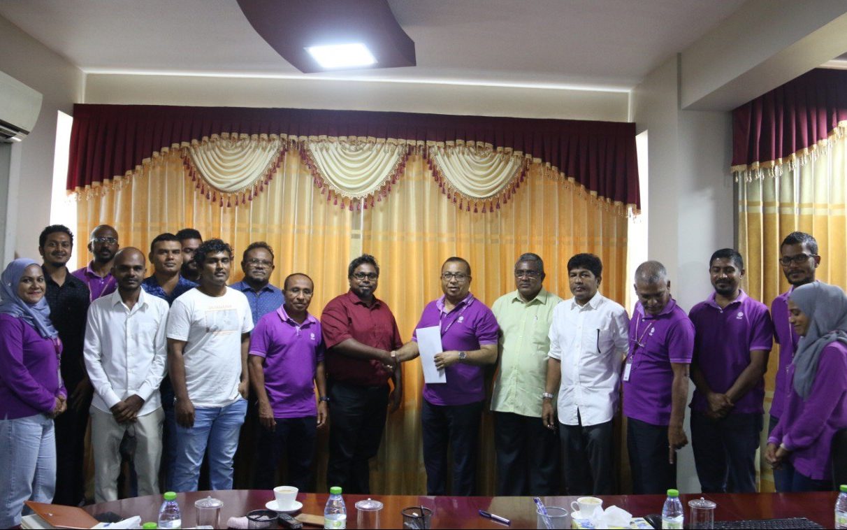 3،000 މެންބަރުން ހަމަނުވާ ޕާޓީތައް އުވާލަނީ