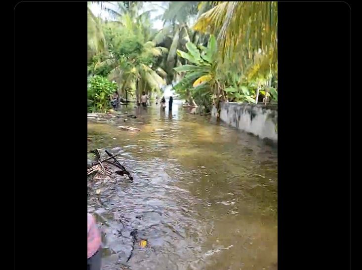 ރަތަފަންދޫއަށް އުދައަރައި ރަށުގެ ބޮޑުބައެއް ފެނުއަޑީގައި!
