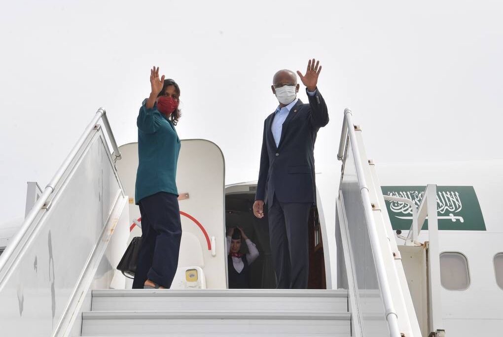 ރައީސްގެ ދެކަނބަލުން ހައްޖުގެ އަޅުކަން އަދާކުރެއްވުމަށް ފުރާވަޑައިގެންފި