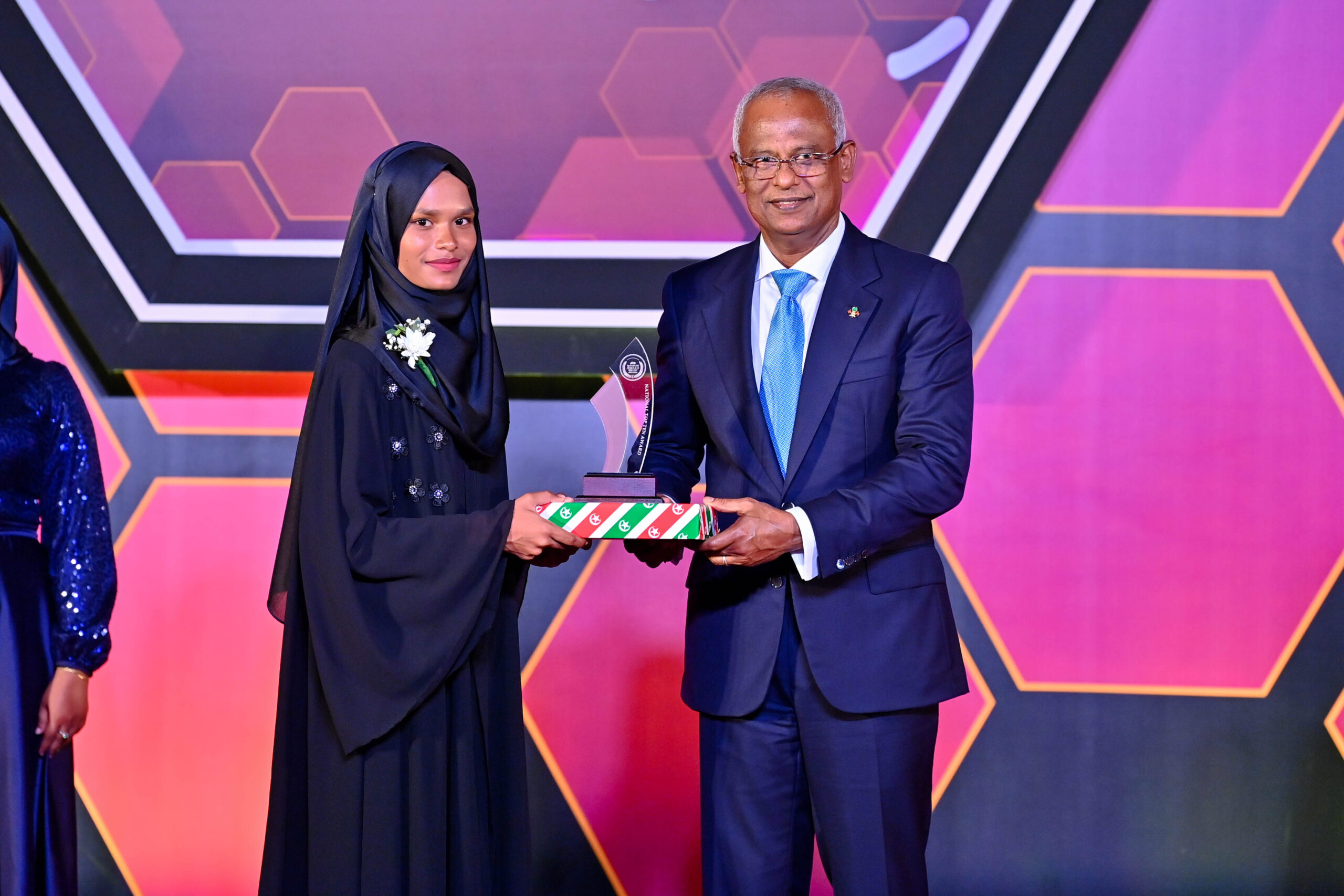 ހިލޭ ޑިގްރީ ޕްރޮގްރާމްގައި 15،000 ދަރިވަރުން އަންނަނީ ކިޔަވަމުން: ރައީސް