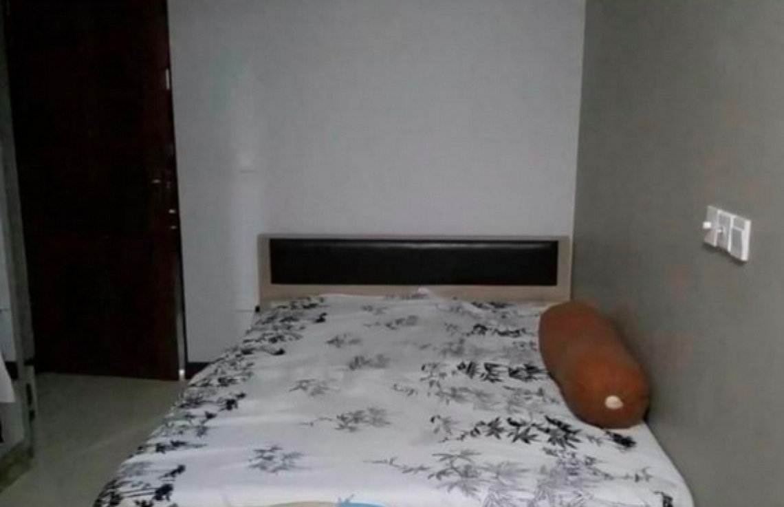 ގްރޫޕް ހަދައިގެން އެއްޖިންސުން ގުޅުން ހިންގި މައްސަލައެއްގެ ތުހުމަތުކުރެވޭ ޓީޗަރަކު ސަސްޕެންޑުކޮށްފި