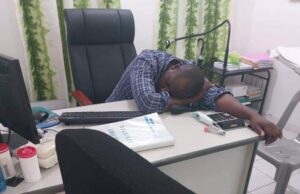 ހޯރަފުށީގައި ހުންނަ ޑޮކްޓަރު ނިދާތީ ސަސްޕެންޑްކޮށްފި