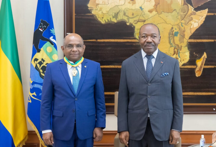 ގެބޯންގެ ސަރުކާރުން އަރުވާ ޢިއްޒަތް މިނިސްޓަރ ޝާހިދަށް