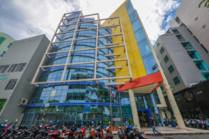 ކަސްޓަމްސްއަށް ފައިސާ ނުދައްކާ 600 އަށްވުރެ ގިނަ ފަރާތެއްގެ ލިސްޓް އާއްމުކޮށްފި، އެންމެ ކުރީގައި ސަލްޓަންސް