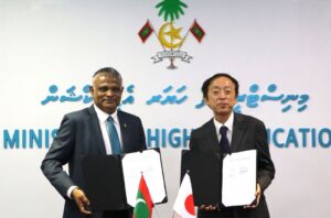 ޖަޕާނުން ދޭ ސްކޮލާޝިޕް އެއްބަސްވުމުގައި ސޮއިކޮށްފި