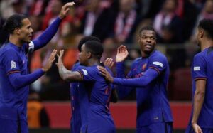 ނެދަލަންޑްސްއިން ޕޯލަންޑް ބަލިކޮށްފި